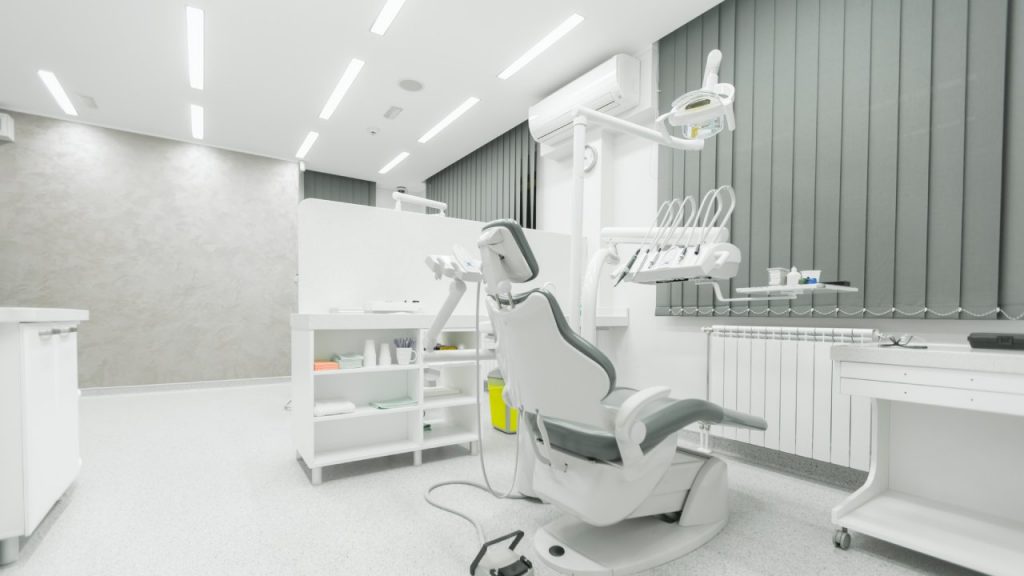 Dental Clinic's Environment and Technology